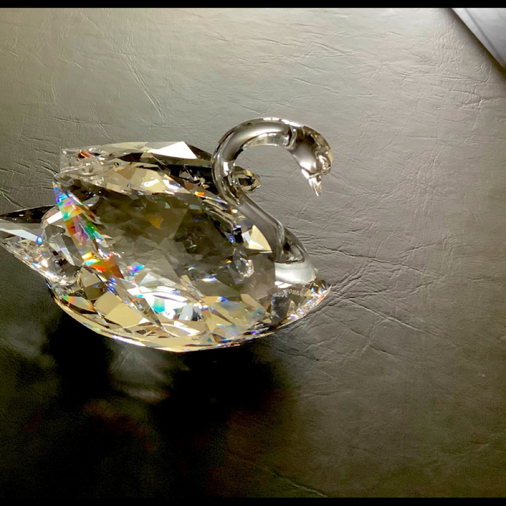 Swarovski Large Swan figurine. Perfect condition.